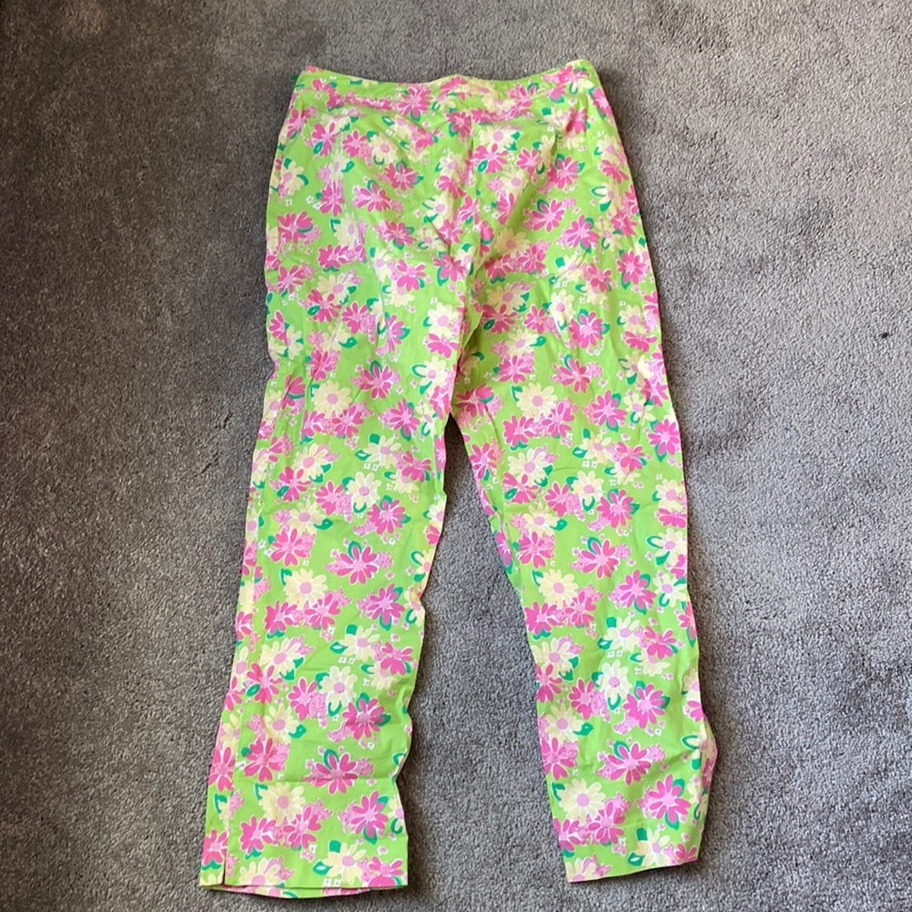 Lilly Pulitzer Pink Green Floral Capri Pants Cropped Stretch Preppy SIZE 4 - Picture 2 of 4